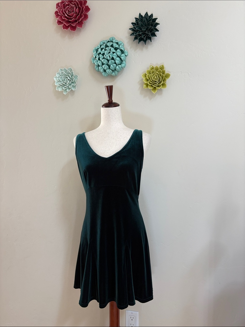 Gorgeous Vintage 90s 1996 Victoria’s Secret shiny green velvet chemise dress S